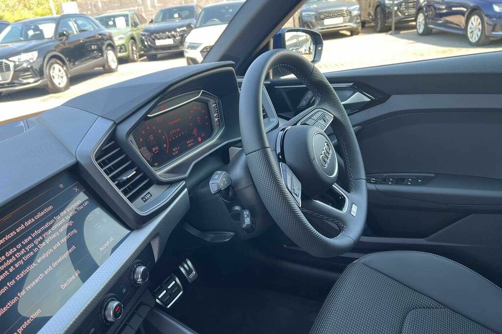 Audi A1 S Line 35 Tfsi 150 Ps S Tronic HG26KXR Blue #2
