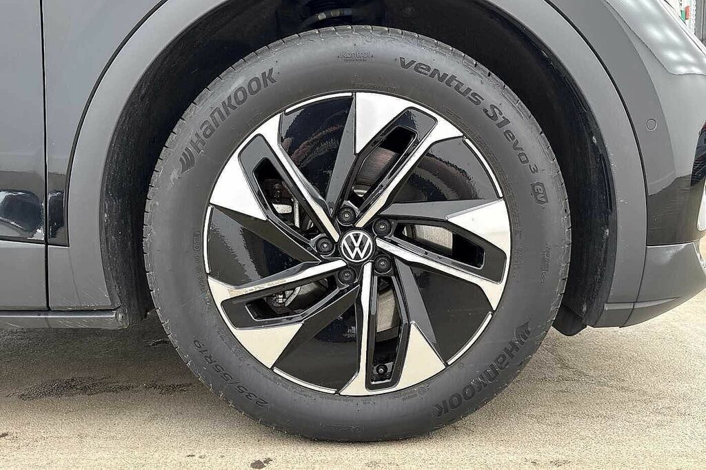 Volkswagen ID.4 210Kw Match Pro 77Kwh Black #5