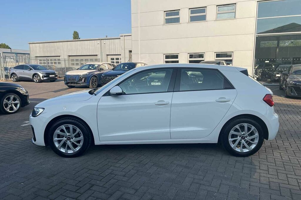 Audi A1 Sport 25 Tfsi 95 Ps 5-Speed CP72VLS White #4