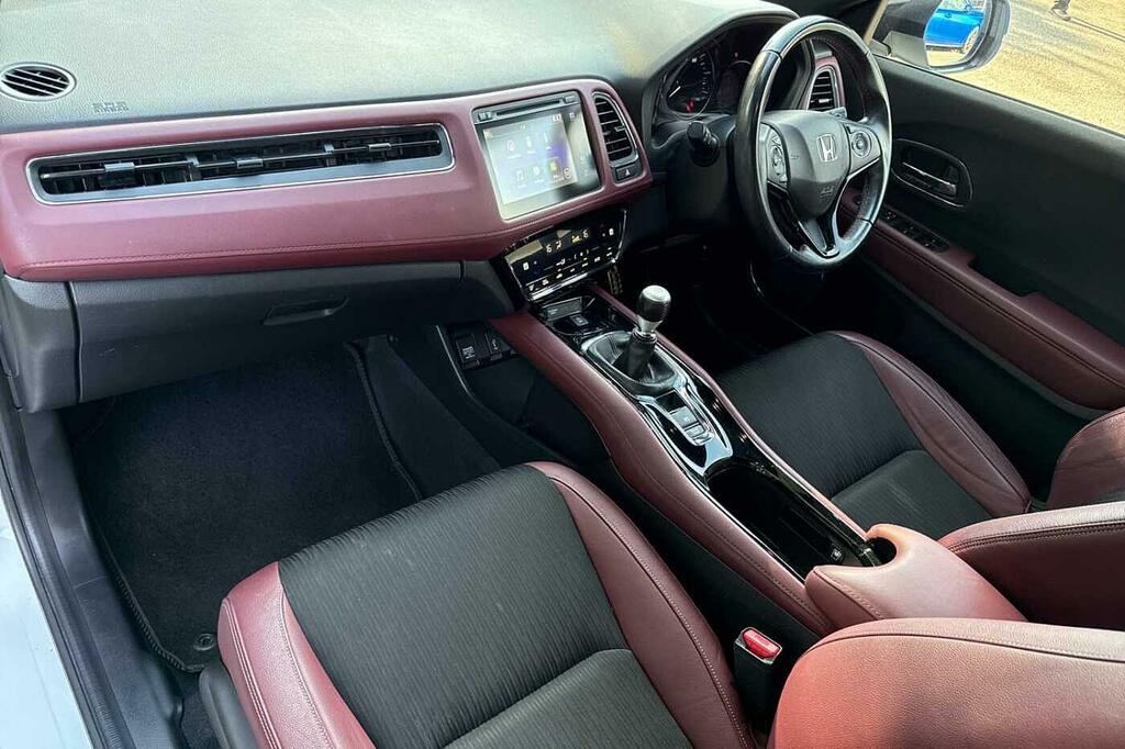 Honda Hr-V 1.5 I-vtec Turbo Sport VX70VFD White #2