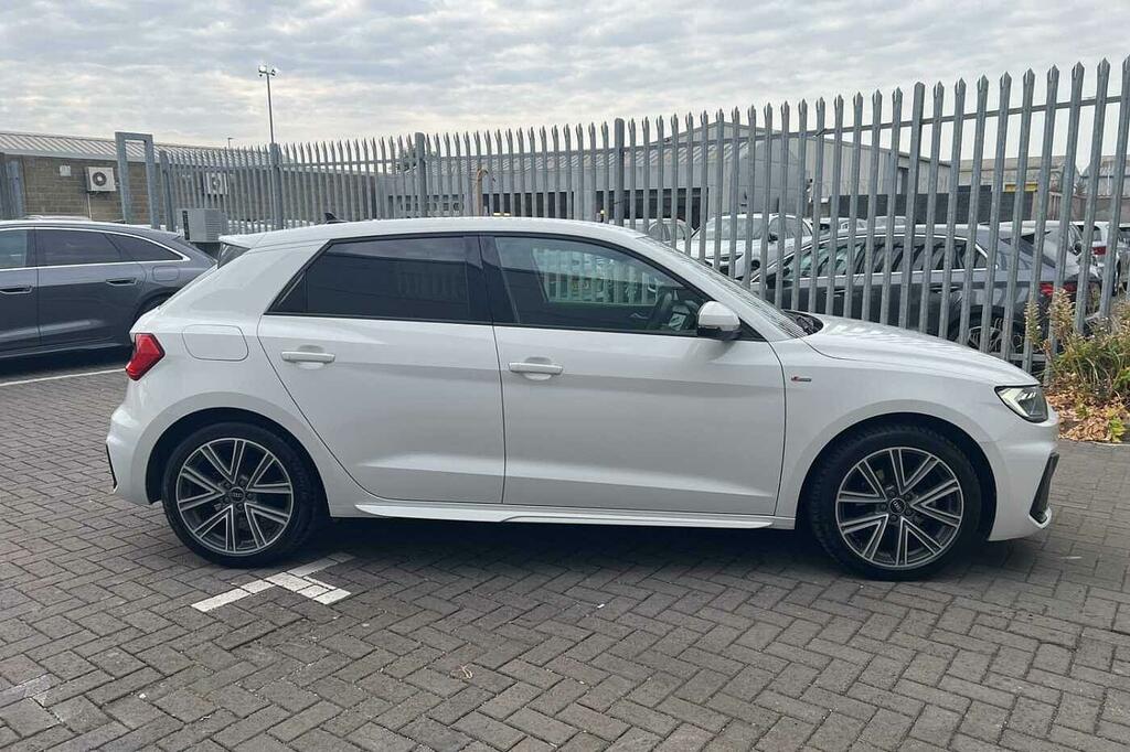Audi A1 S Line 35 Tfsi 150 Ps S Tronic HF73VDN White #4