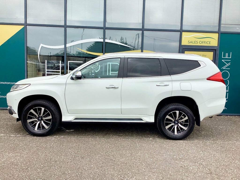 Mitsubishi Shogun Sport 2.4L 4 White #5