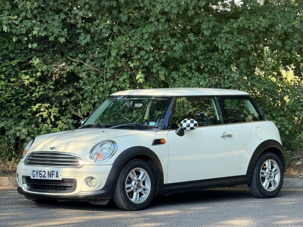 Mini Hatch 1.6L One White #3
