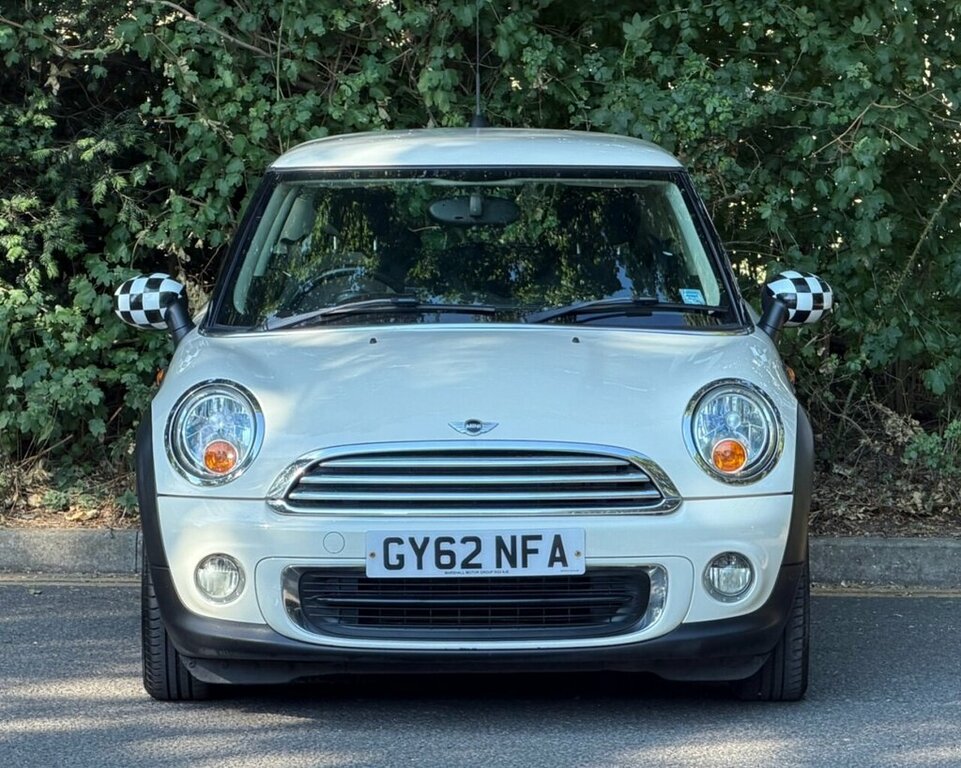 Mini Hatch 1.6L One White #2