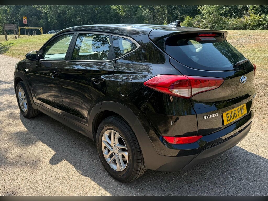 Hyundai Tucson 1.7 Crdi Blue Drive Se Nav Suv Dct Euro Blue #7