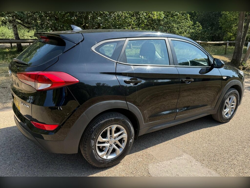 Hyundai Tucson 1.7 Crdi Blue Drive Se Nav Suv Dct Euro Blue #9
