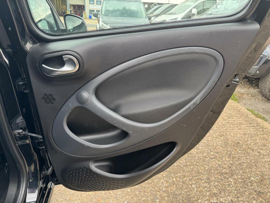 Smart Forfour 0.9 Urbanshadow Edition T 90 Bhp Black #25