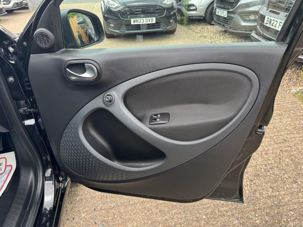 Smart Forfour 0.9 Urbanshadow Edition T 90 Bhp Black #24