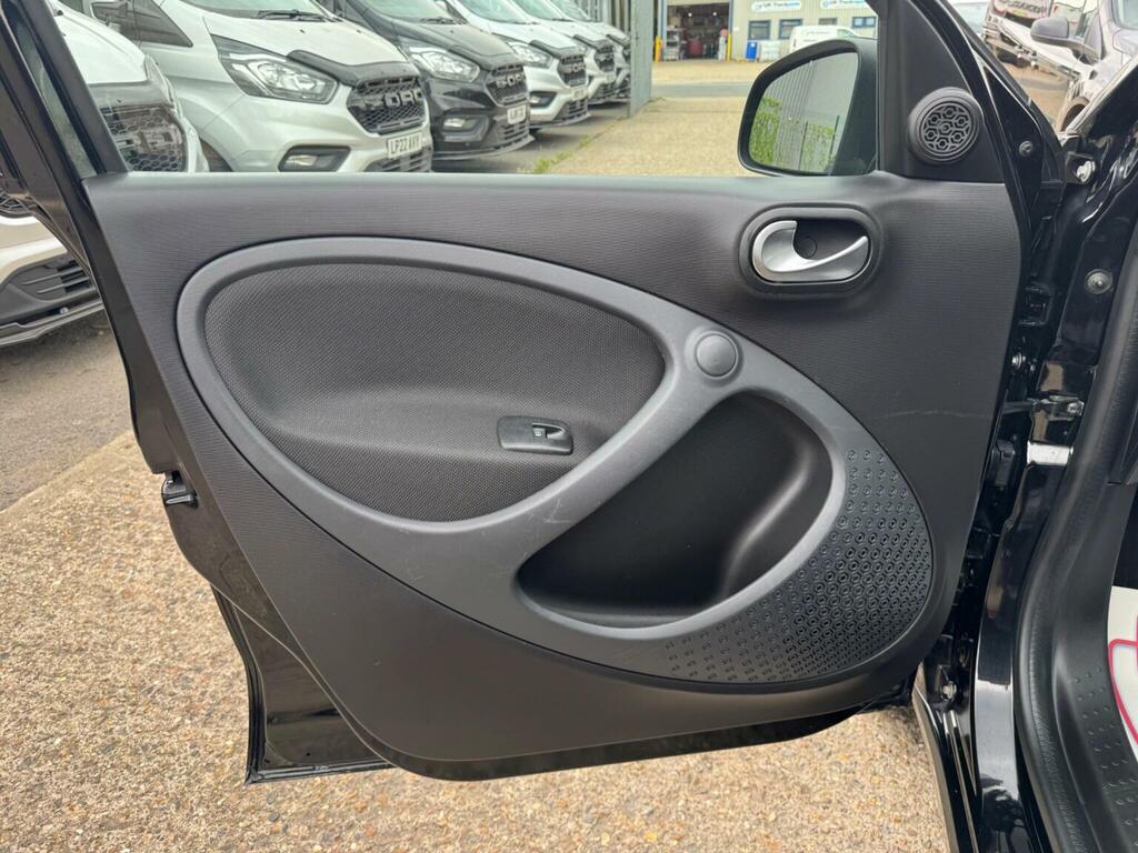 Smart Forfour 0.9 Urbanshadow Edition T 90 Bhp Black #28