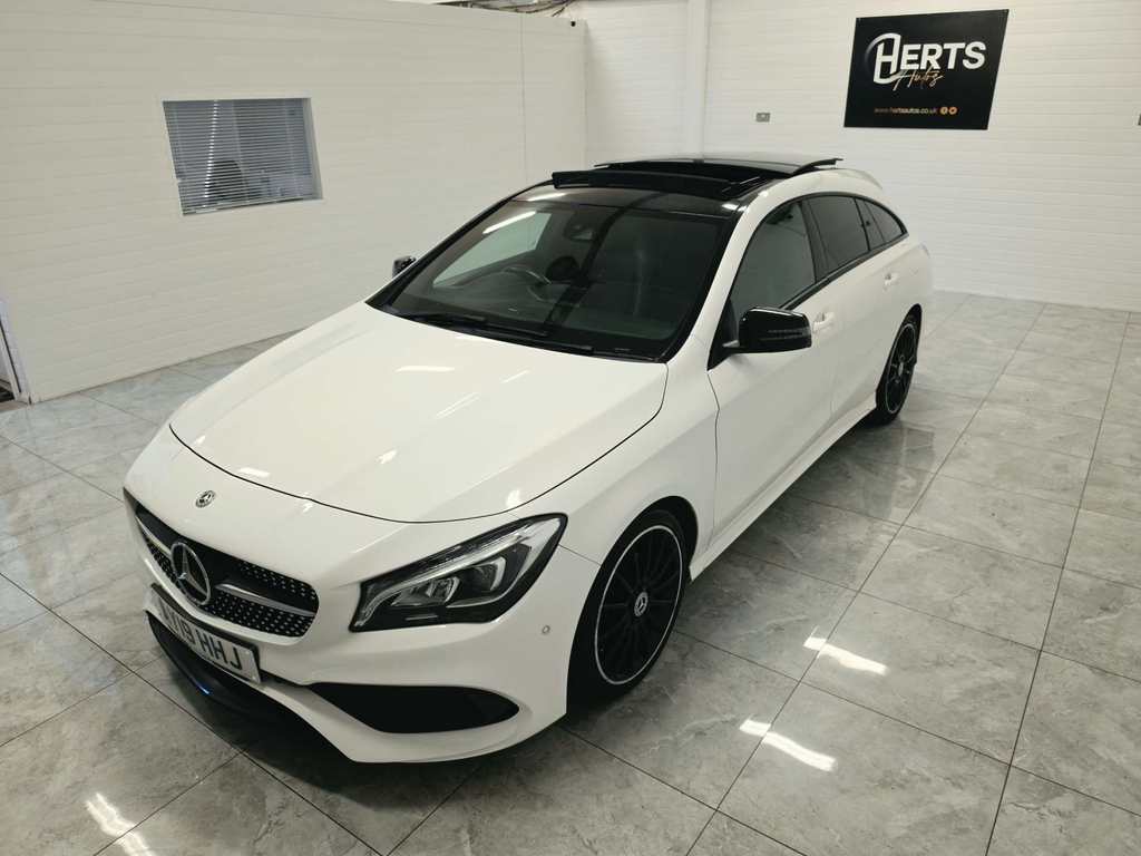 Mercedes-Benz CLA Class Amg Line Night Edition White #4