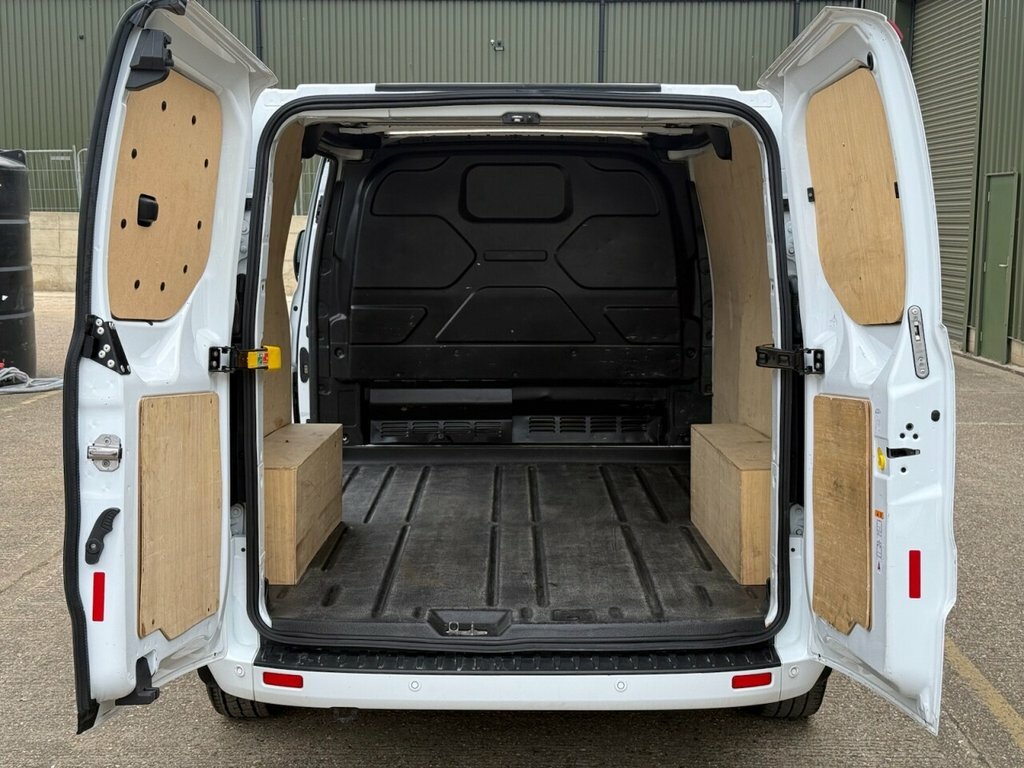 Ford Transit Custom 2.0 300 Ecoblue Limited Panel Van Manua LD23RZF White #2