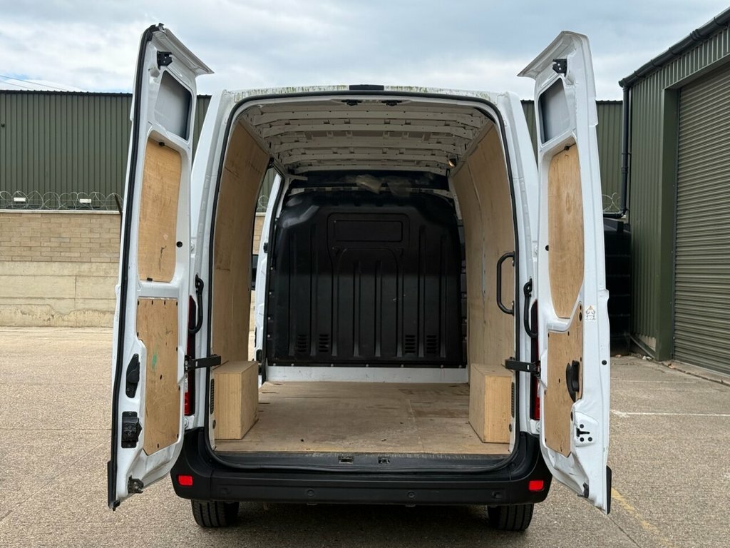 Renault Master 2.3 Dci 35 Business Panel Van F HN23JPV White #2