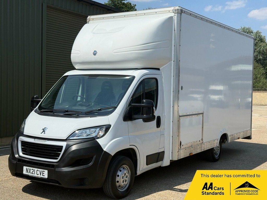Peugeot Boxer 2.2 Bluehdi 335 Built For Business Luton Low Loade White