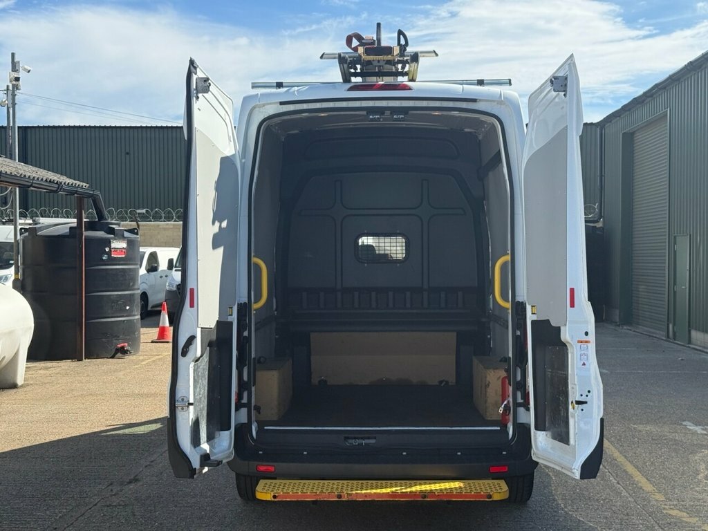 Ford Transit Custom 2.0 350 Ecoblue Crew Van Double Cab 6Dr Man LK68TNO White #2
