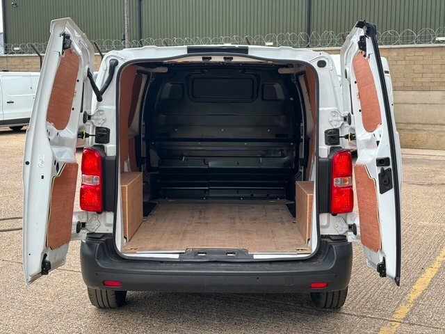 Citroen Dispatch 1.5 Bluehdi 1000 Enterprise Pro M Panel Van 6Dr Di White #2