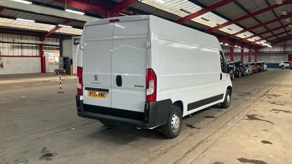 Peugeot Boxer 2.2 Bluehdi 335 Professional Premium Panel Van 5  #5