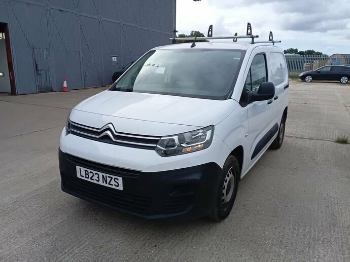 Citroen Berlingo 1.5 Bluehdi 130Ps Eat8 Flair Xtr Cwvehiclemarketin Black #1