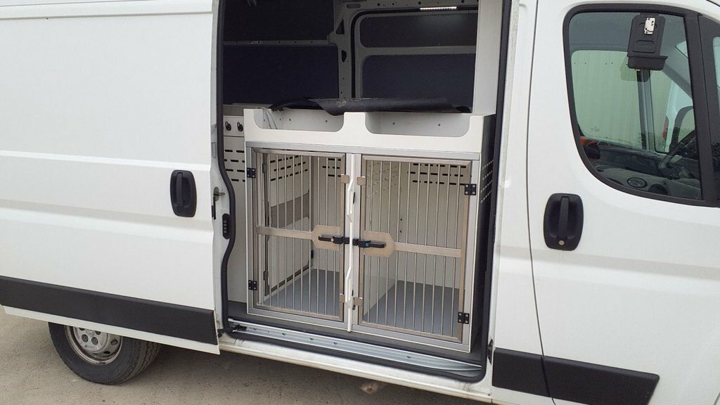 Peugeot Boxer 2.2 Bluehdi 335 - Dog Cages Fitted Professional Pa #3