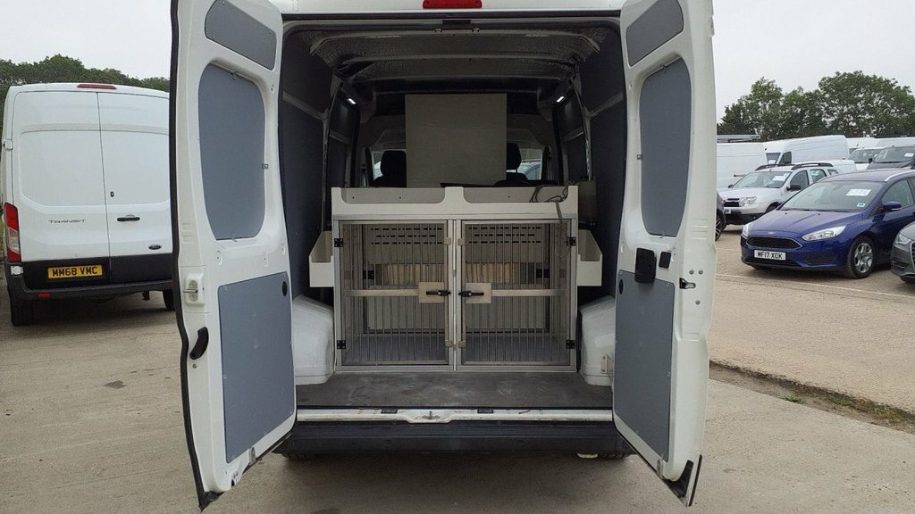 Peugeot Boxer 2.2 Bluehdi 335 - Dog Cages Fitted Professional Pa #2