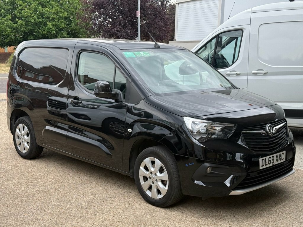 Vauxhall Combo 1.5 Turbo D 2000 Limited Edition Nav Panel Van 