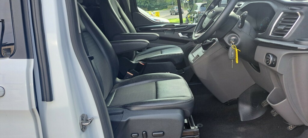 Ford Tourneo Custom 2.0 Ecoblue 105Ps Low Roof 8 Seater Zetec #8