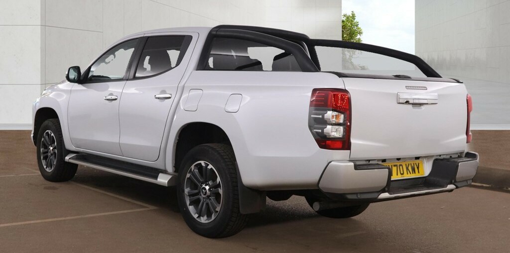 Mitsubishi L200 Double Cab Di-d 150 Barbarian X 4Wd White #5