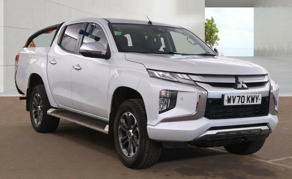 Mitsubishi L200 Double Cab Di-d 150 Barbarian X 4Wd White