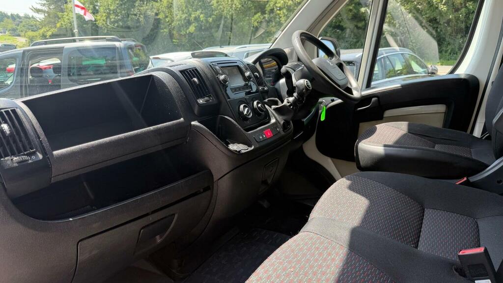 Peugeot Boxer Hdi L4 H2 17 Seater U4991 White #17