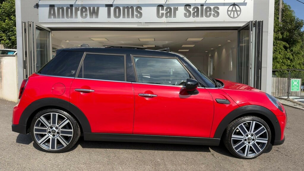 Mini Hatch Hatchback 1.5 Cooper Exclusive Steptronic Euro 6 Red