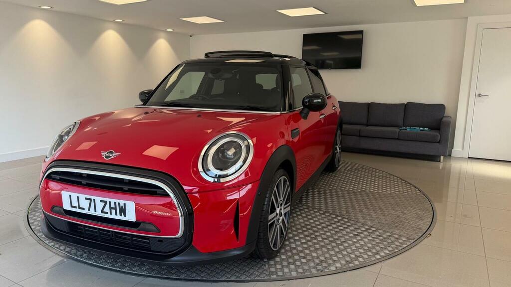 Mini Hatch Hatchback 1.5 Cooper Exclusive Steptronic Euro 6 LL71ZHW Red #4