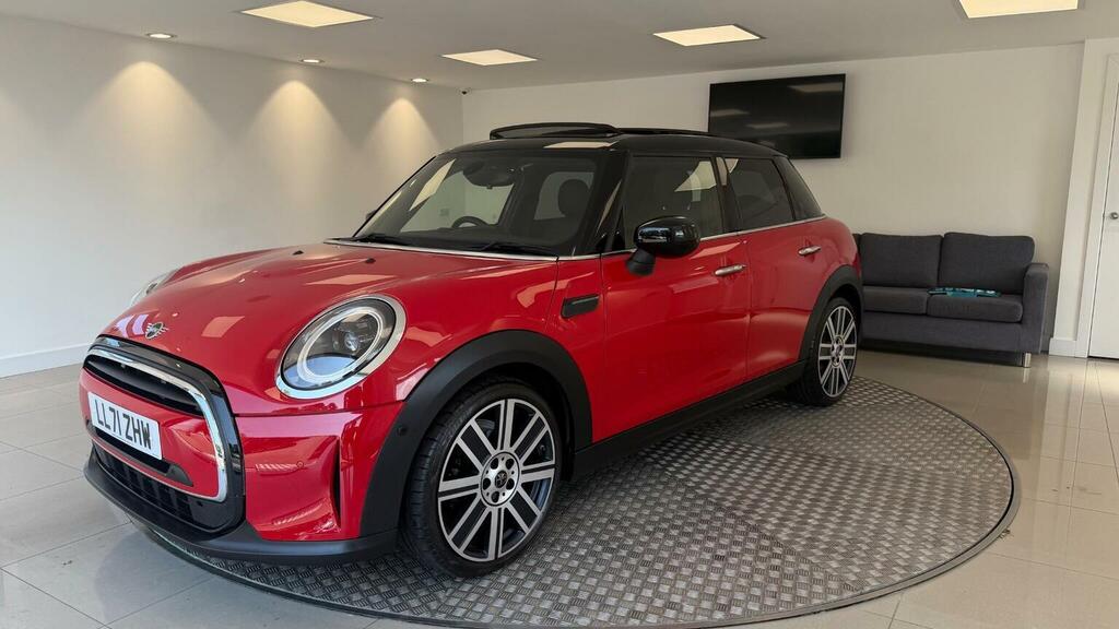 Mini Hatch Hatchback 1.5 Cooper Exclusive Steptronic Euro 6 LL71ZHW Red #2