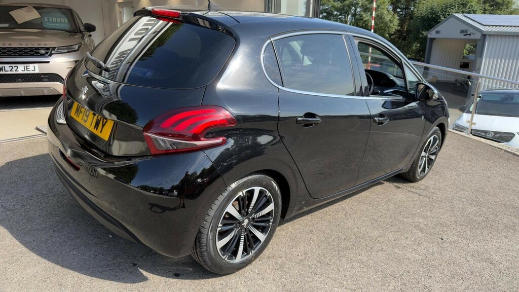 Peugeot 208 1.2 Puretech Tech Edition Euro 6 Ss Black #3