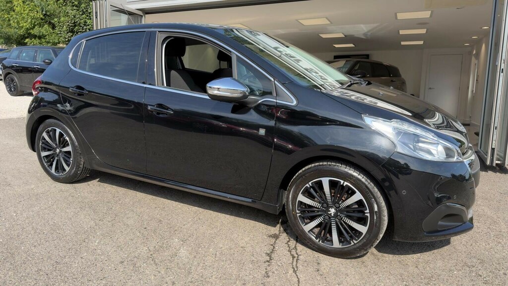 Peugeot 208 1.2 Puretech Tech Edition Euro 6 Ss Black #2