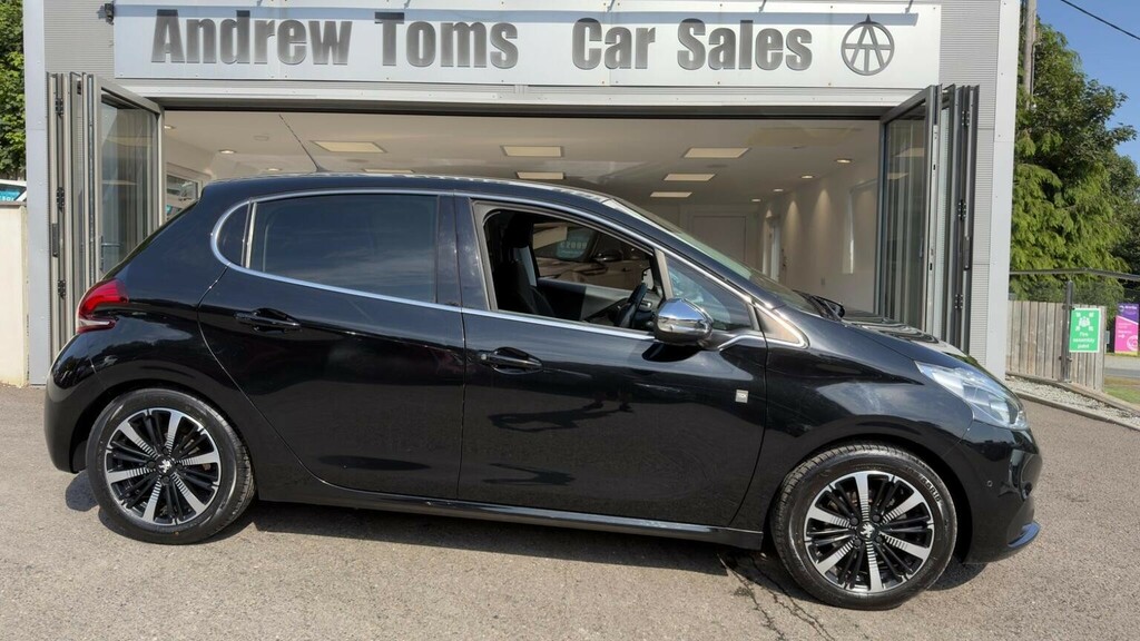 Peugeot 208 1.2 Puretech Tech Edition Euro 6 Ss Black