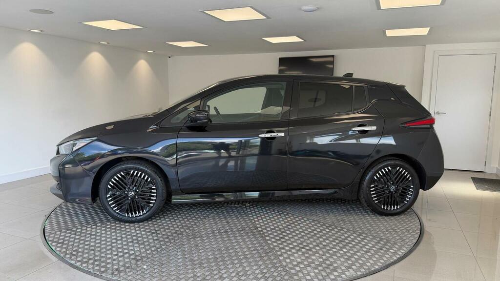 Nissan Leaf Hatchback 39Kwh N-connecta 202272 Black #4