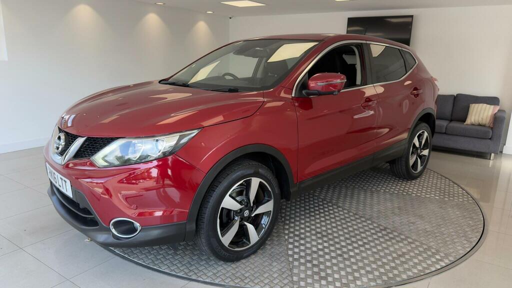Nissan Qashqai Suv 1.6 Dig-t N-connecta 2Wd Euro 6 Ss 201 Red