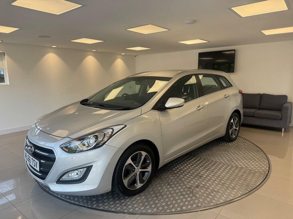Hyundai I30 1.6 Crdi Blue Drive Se Nav Tourer Dct Euro 6 Ss Silver