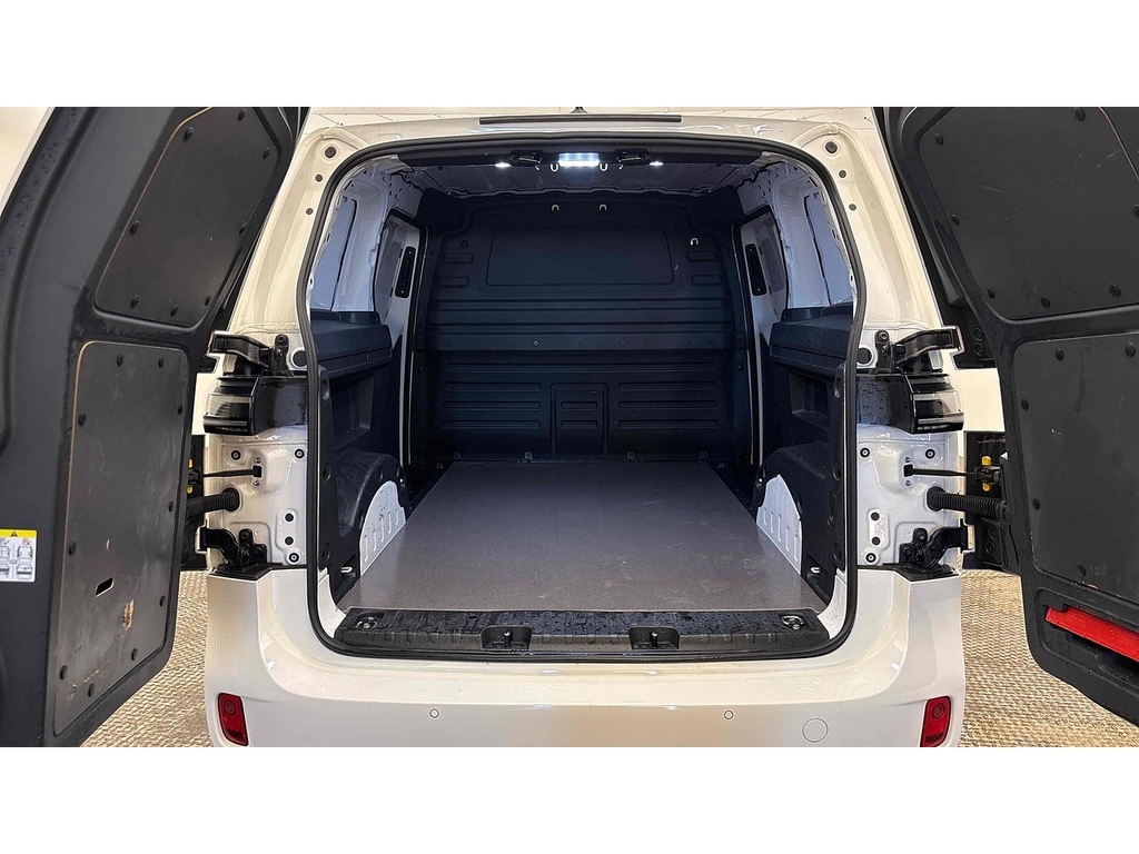 Volkswagen ID.Buzz Mpv White #7