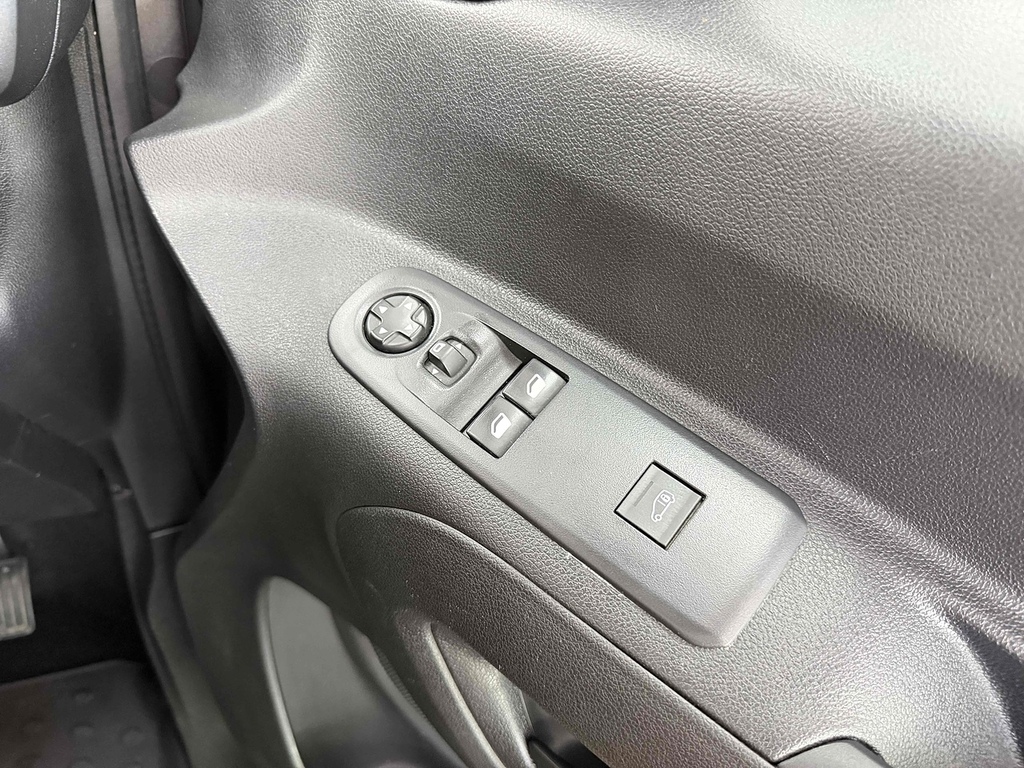 Vauxhall Combo-e Life 100Kw Se 50Kwh Grey #27