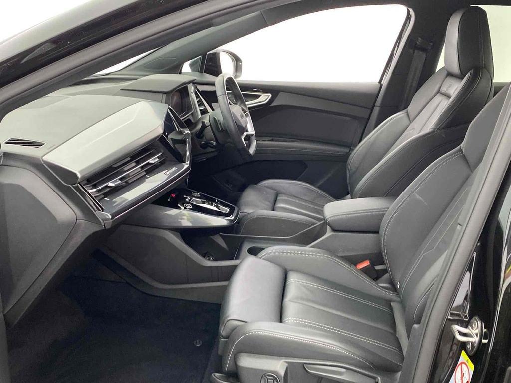 Audi Q4 E Tron Black Edition Black #5