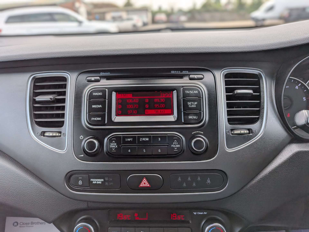 Kia Carens Mpv Silver #10