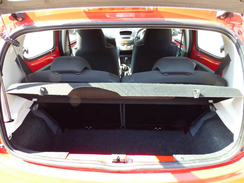 Peugeot 107  Black #11