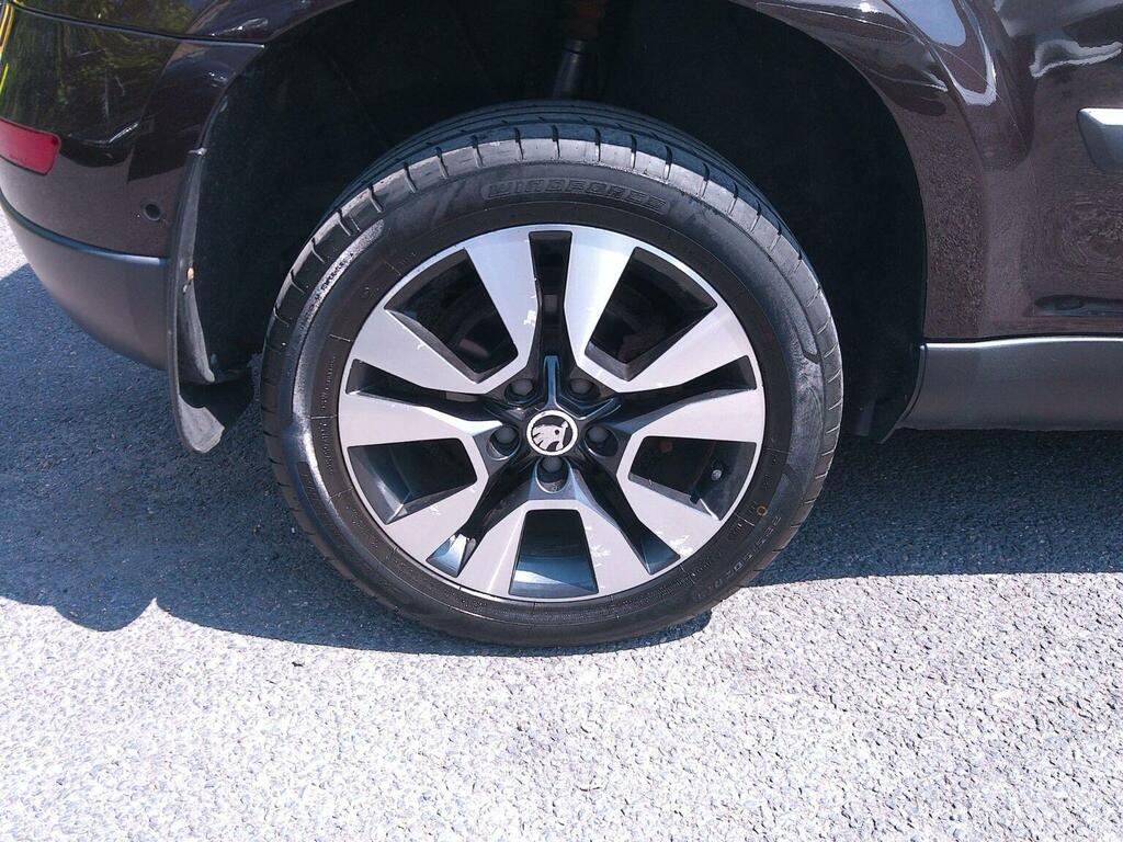 Skoda Yeti Yeti 2.0Tdi Scr 4X4 Laurinklement Outdoor Dsg Black #14