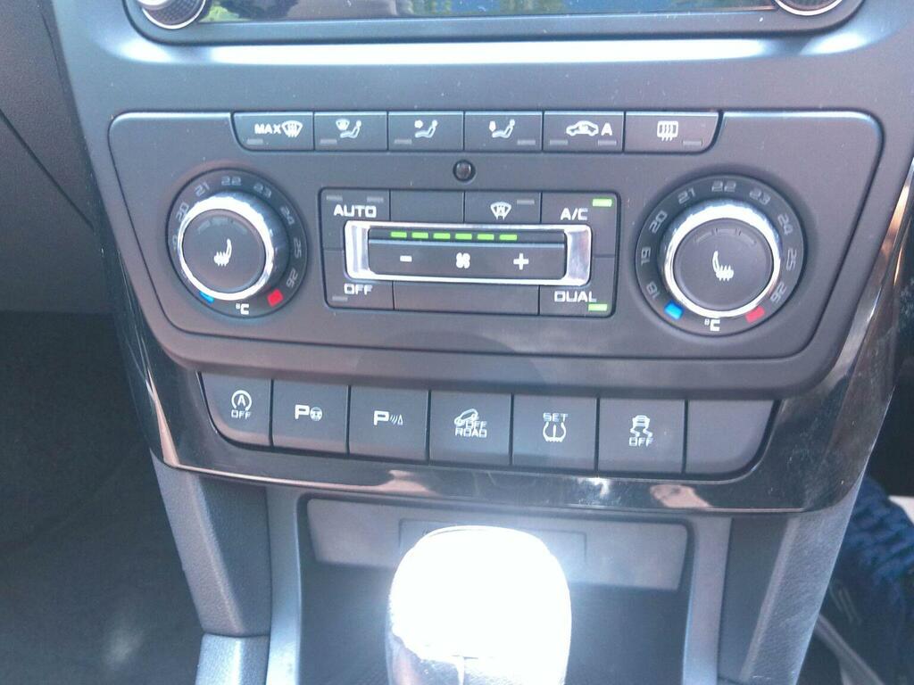 Skoda Yeti Yeti 2.0Tdi Scr 4X4 Laurinklement Outdoor Dsg Black #19