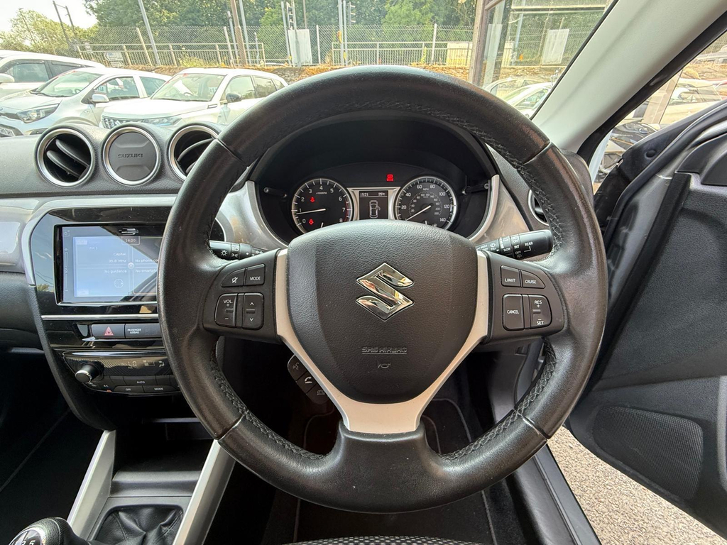 Suzuki Vitara Sz-t Suv Euro 6 Ss 120 Ps Black #16