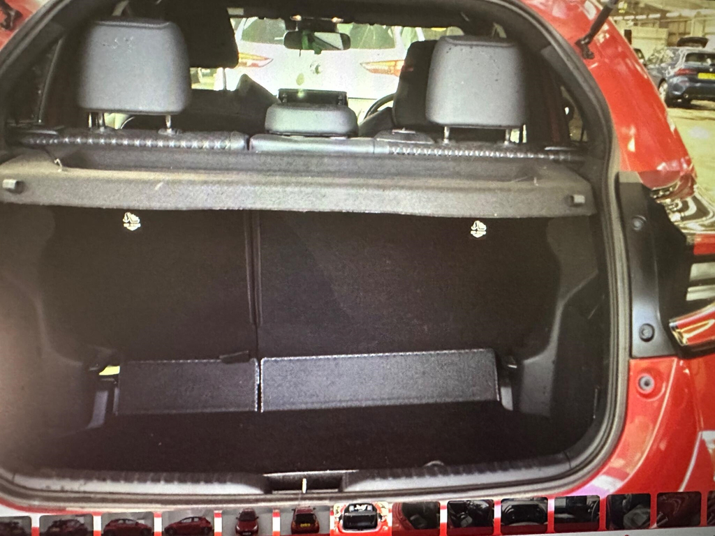 Toyota Yaris Dynamic Black #13