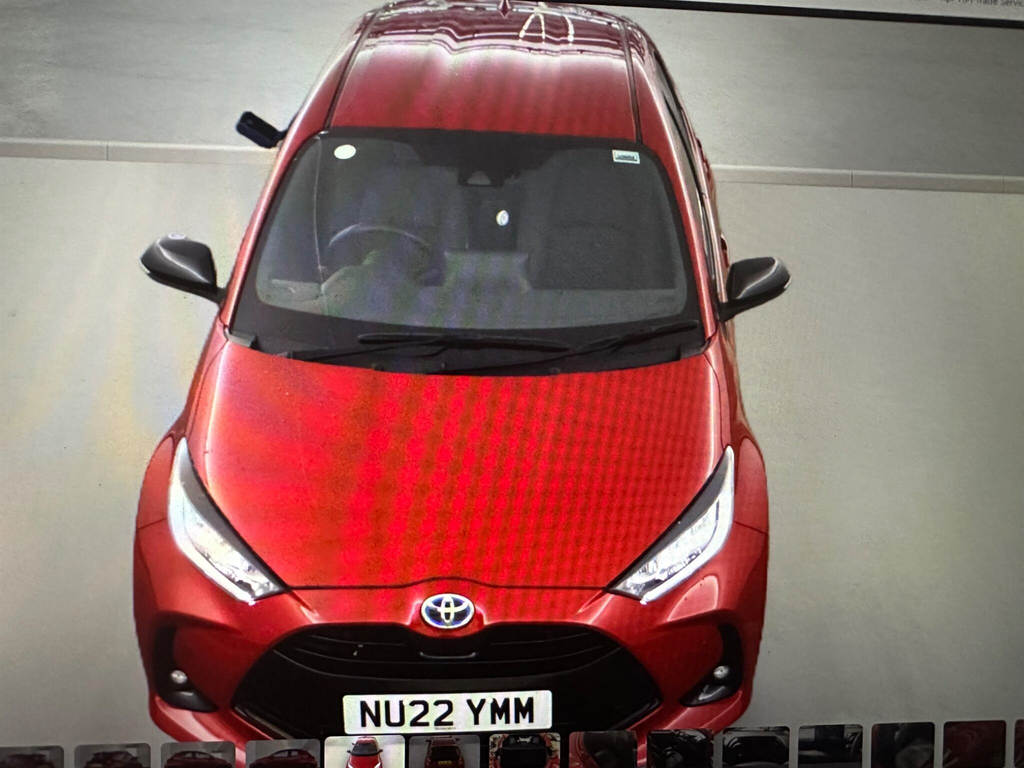 Toyota Yaris Dynamic Black #2