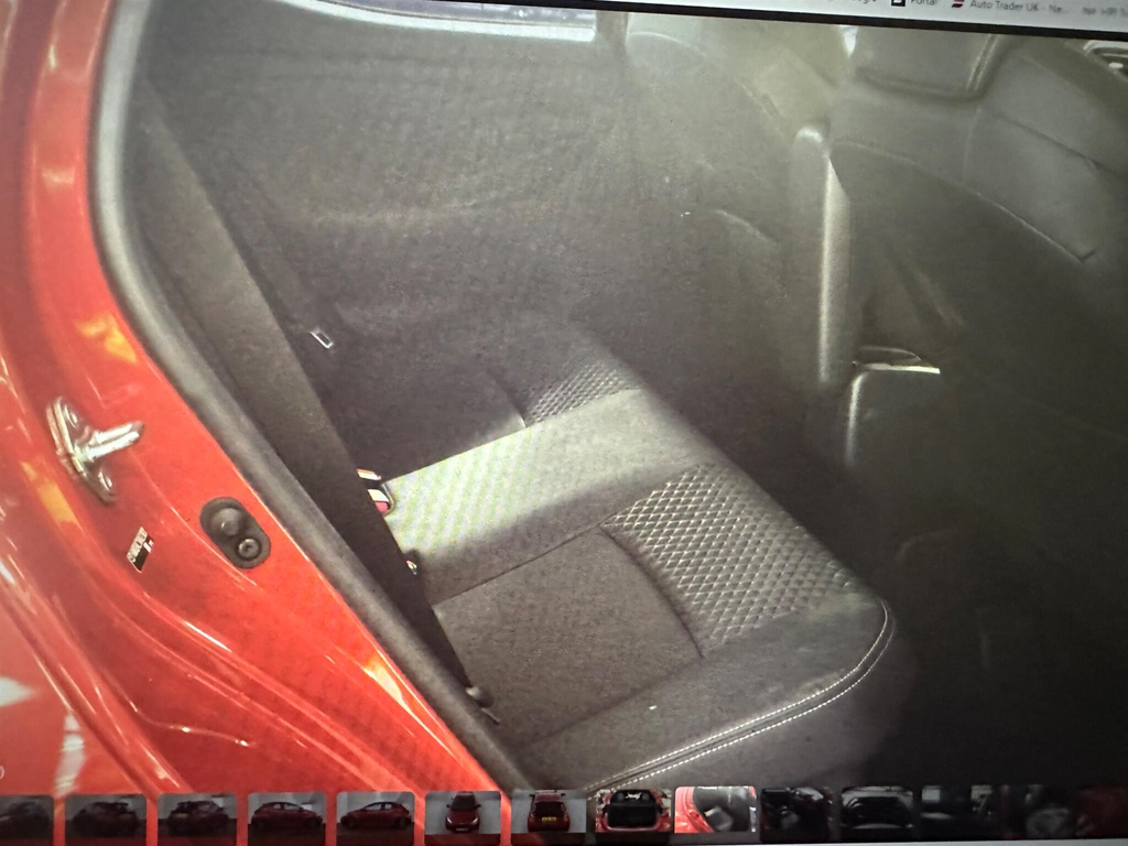 Toyota Yaris Dynamic Black #12
