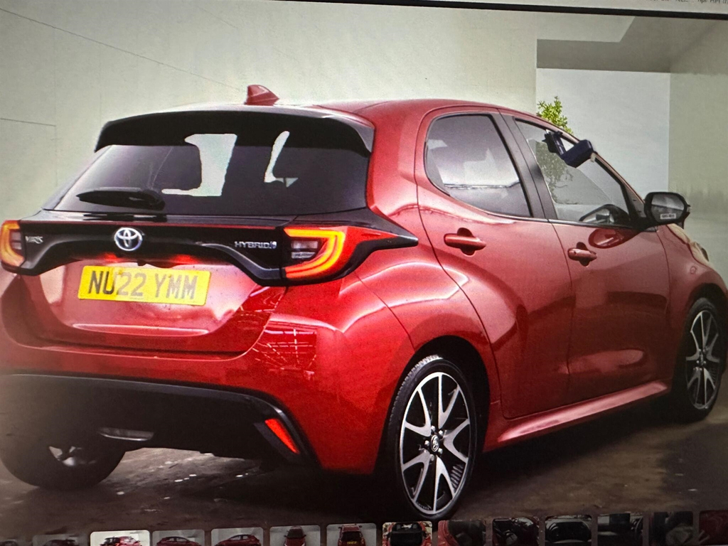 Toyota Yaris Dynamic Black #7