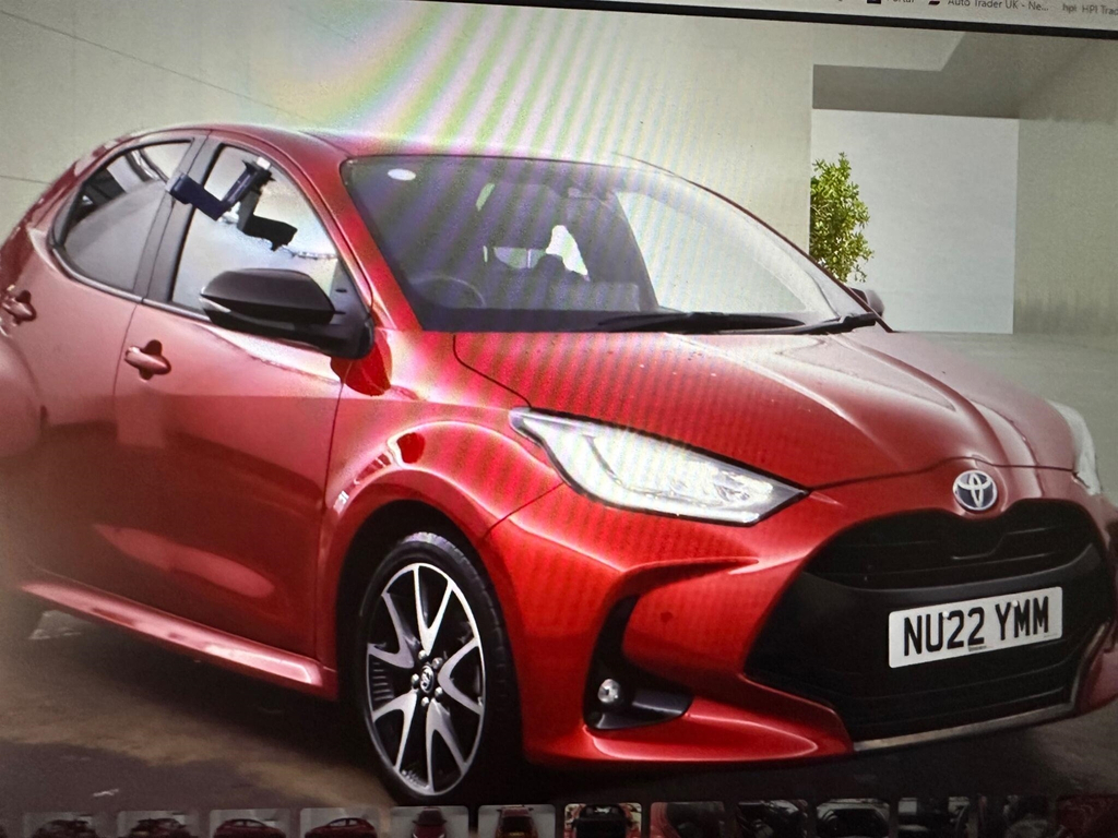 Toyota Yaris Dynamic Black #3